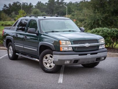 Used 2004 Chevrolet Avalanche Z66 w/ Sun And Sound Package
