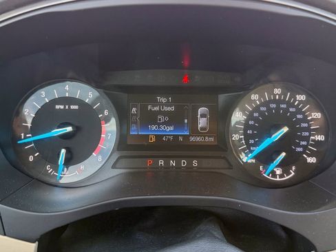 Used 2016 Ford Fusion SE w/ Equipment Group 202A image 22