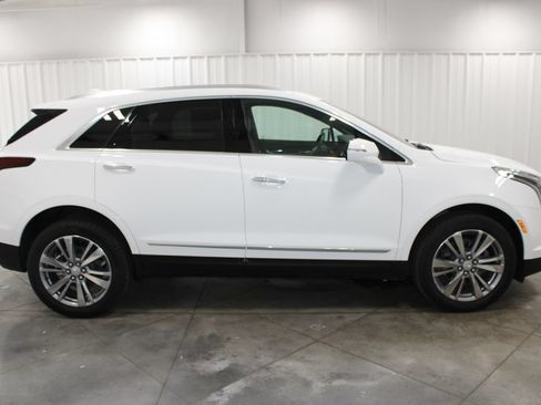 Used 2024 Cadillac XT5 Premium Luxury FWD image 11