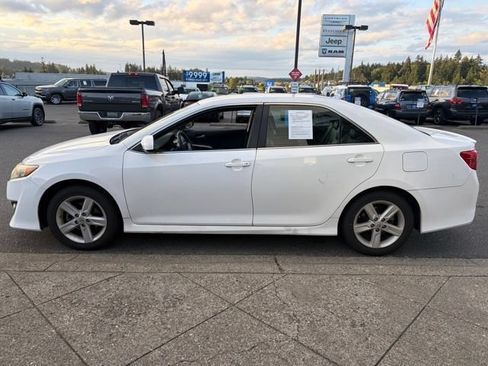 Used 2014 Toyota Camry SE w/ Fleet Convenience Package FWD image 5