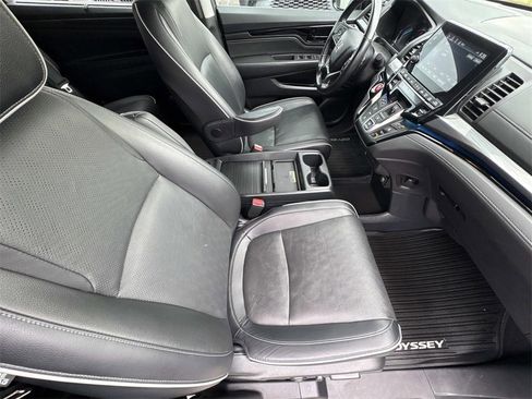 Used 2023 Honda Odyssey Elite image 13