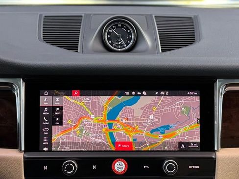 Certified 2025 Porsche Macan S image 27