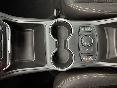 Used 2018 GMC Terrain SLE w/ Driver Convenience Package FWD image 25