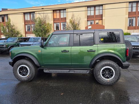 New 2025 Ford Bronco Badlands w/ Sasquatch Package image 8