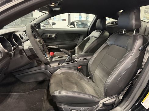 Used 2018 Ford Mustang Shelby GT350 w/ Convenience Package RWD image 12