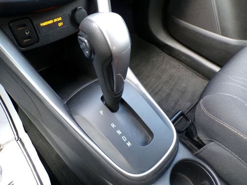 Used 2019 Chevrolet Trax LT FWD image 28