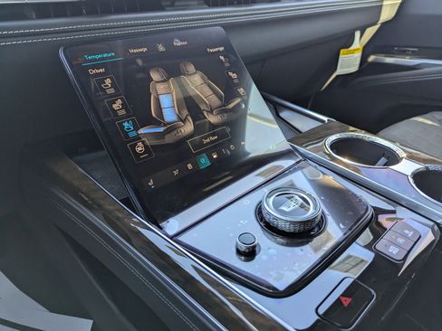 New 2025 Cadillac Escalade Sport Platinum w/ LPO, ONYX Package image 34