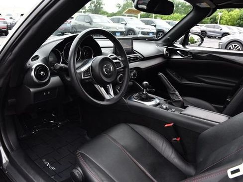 Used 2019 MAZDA MX-5 Miata RF Grand Touring RWD image 7