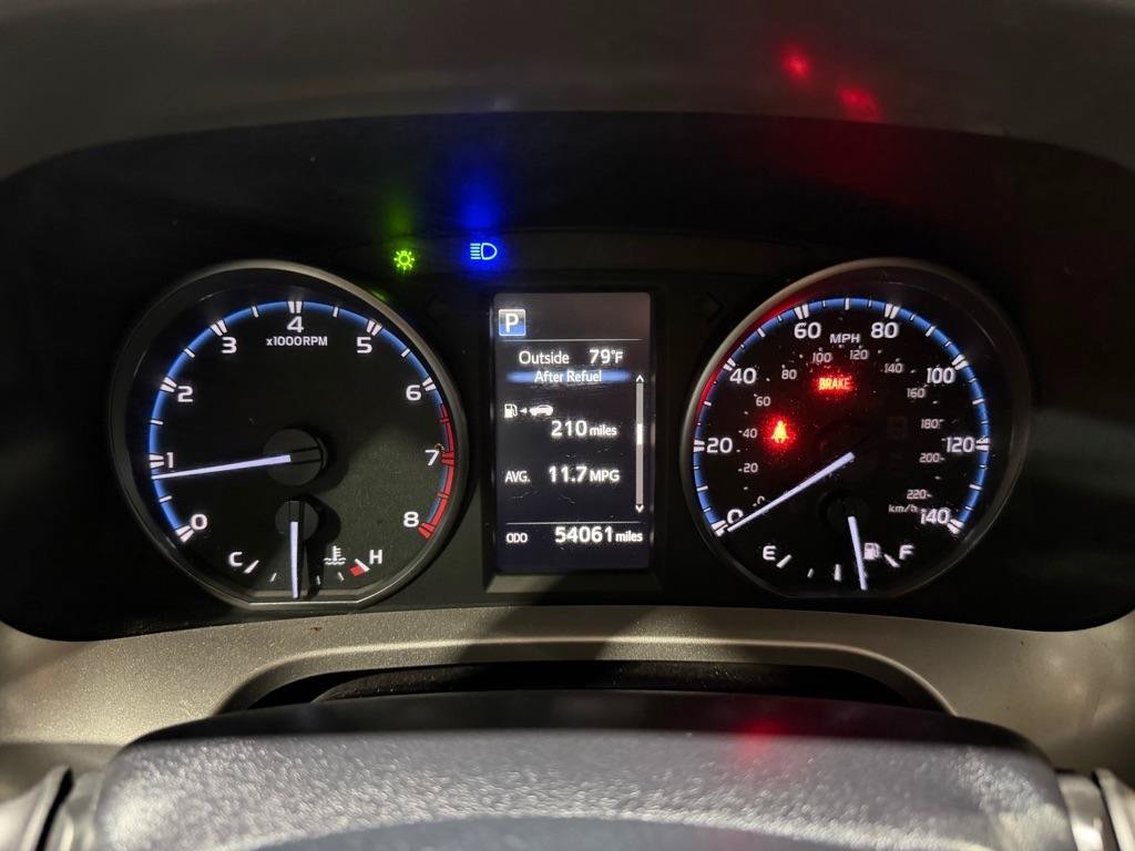 Used 2018 Toyota RAV4 LE FWD image 22