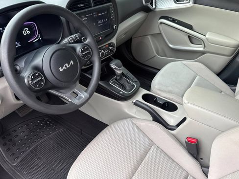 Used 2023 Kia Soul LX FWD image 11