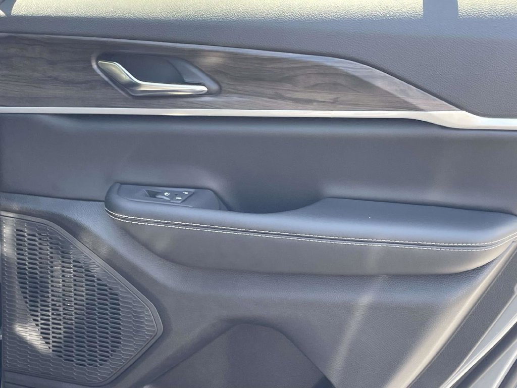 New 2027 Jeep Grand Cherokee 4WD image 18