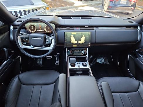 Used 2023 Land Rover Range Rover Long Wheelbase SE AWD/4WD image 9