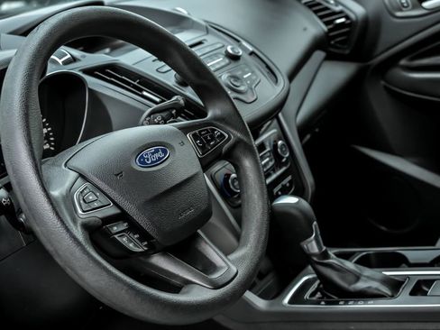 Used 2017 Ford Escape SE w/ SE Cold Weather Package FWD image 16