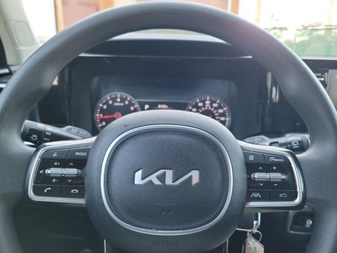 Used 2023 Kia Sorento LX image 24