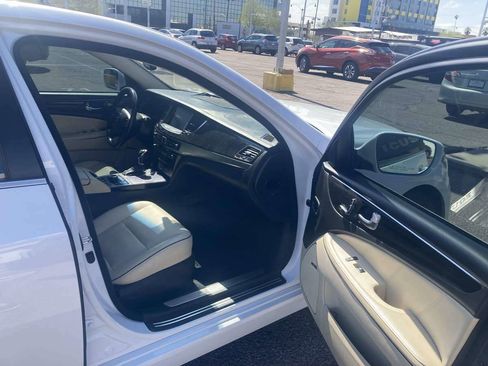 Used 2016 Hyundai Equus Signature image 7