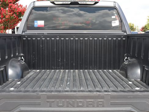 Used 2025 Toyota Tundra SR AWD/4WD image 32