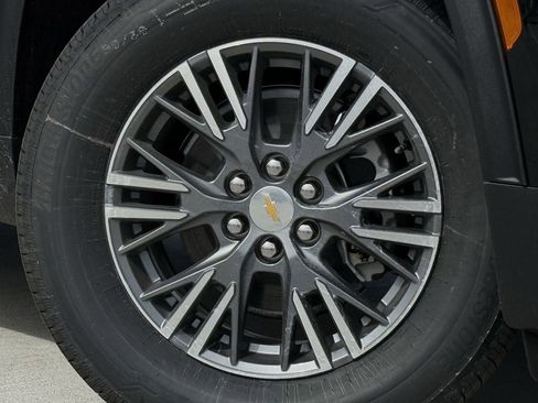 New 2026 Chevrolet Traverse LT image 9