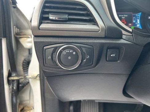 Used 2019 Ford Fusion SE image 19