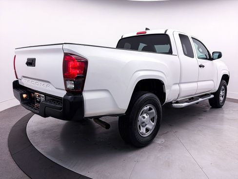 Used 2022 Toyota Tacoma SR image 13
