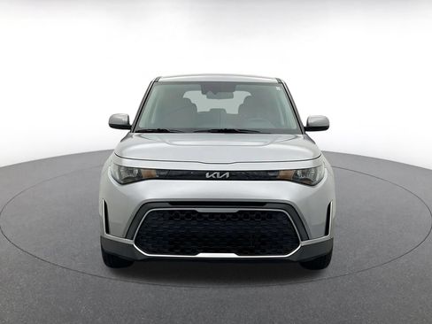 Used 2025 Kia Soul LX w/ LX Technology Package FWD image 2