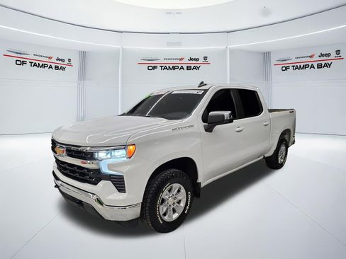 Used 2023 Chevrolet Silverado 1500 LT AWD/4WD image 2