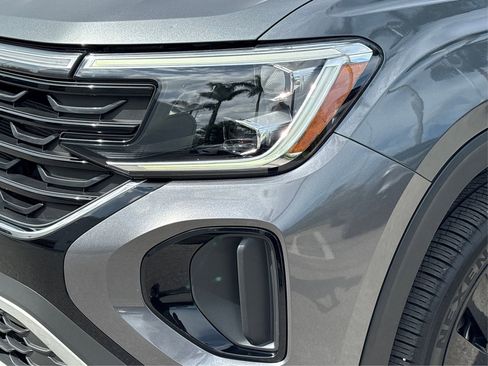 Used 2024 Volkswagen Atlas Cross Sport SE w/ Panoramic Sunroof Package FWD image 13