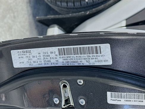 Used 2017 RAM 1500 Laramie image 36