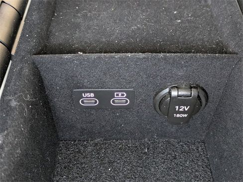 Used 2025 Genesis G90 3.5T image 23