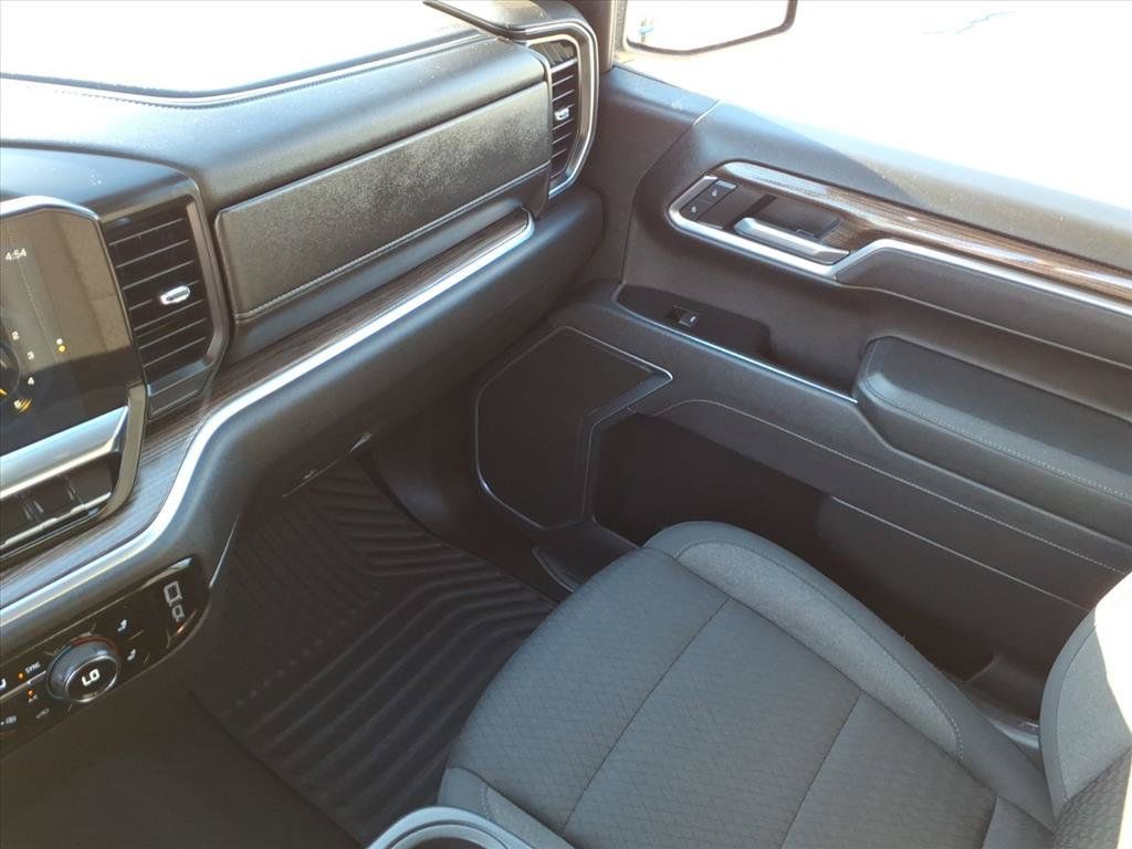 Used 2026 Chevrolet Silverado 1500 LT AWD/4WD image 34