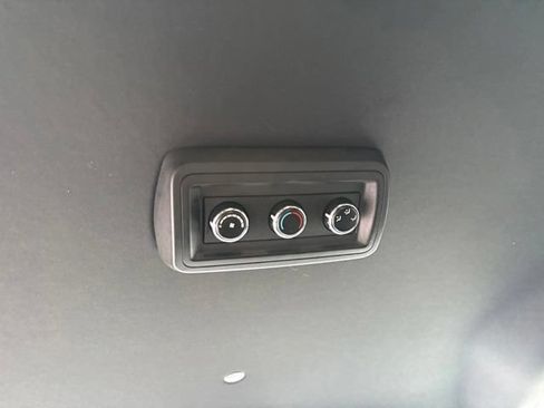 Used 2018 Dodge Grand Caravan SXT FWD image 25