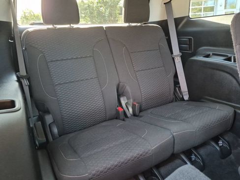 Used 2017 GMC Acadia SLE AWD/4WD image 22