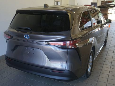 Certified 2021 Toyota Sienna LE FWD image 14