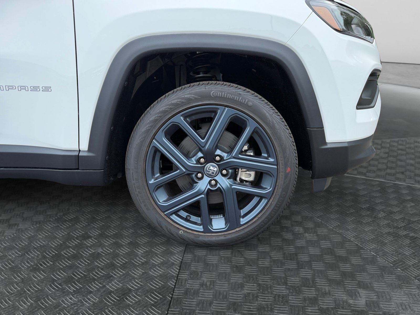 New 2026 Jeep Compass Latitude AWD/4WD image 18