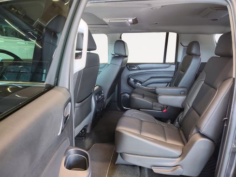 Used 2017 Chevrolet Suburban LT w/ LT Signature Package AWD/4WD image 23