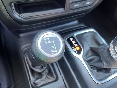 Used 2022 Jeep Wrangler Unlimited Sport AWD/4WD image 64
