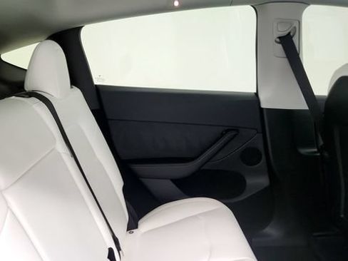 Used 2023 Tesla Model Y Long Range AWD/4WD image 38