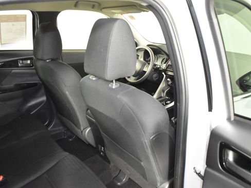 Used 2024 Mitsubishi Eclipse Cross LE image 43