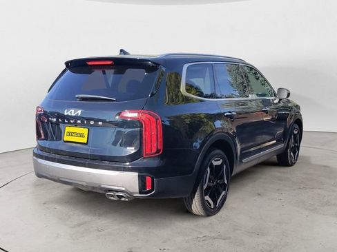 Used 2025 Kia Telluride S image 5