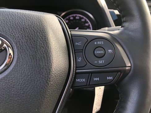 Used 2022 Toyota Camry SE image 23