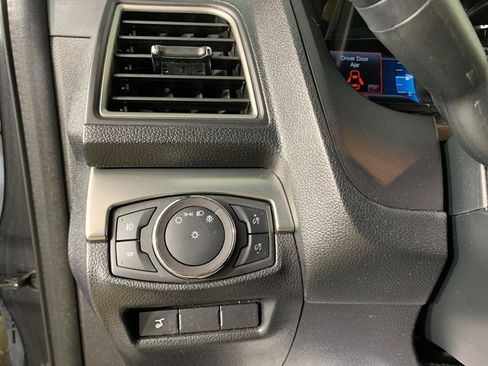 Used 2019 Ford Explorer XLT w/ Equipment Group 202A FWD image 16