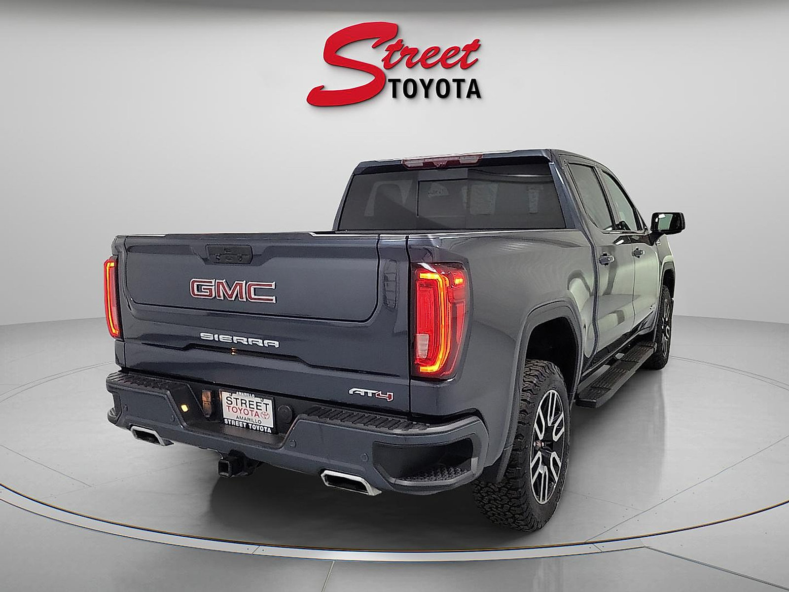 Used 2020 GMC Sierra 1500 AT4 w/ AT4 Premium Package AWD/4WD image 4
