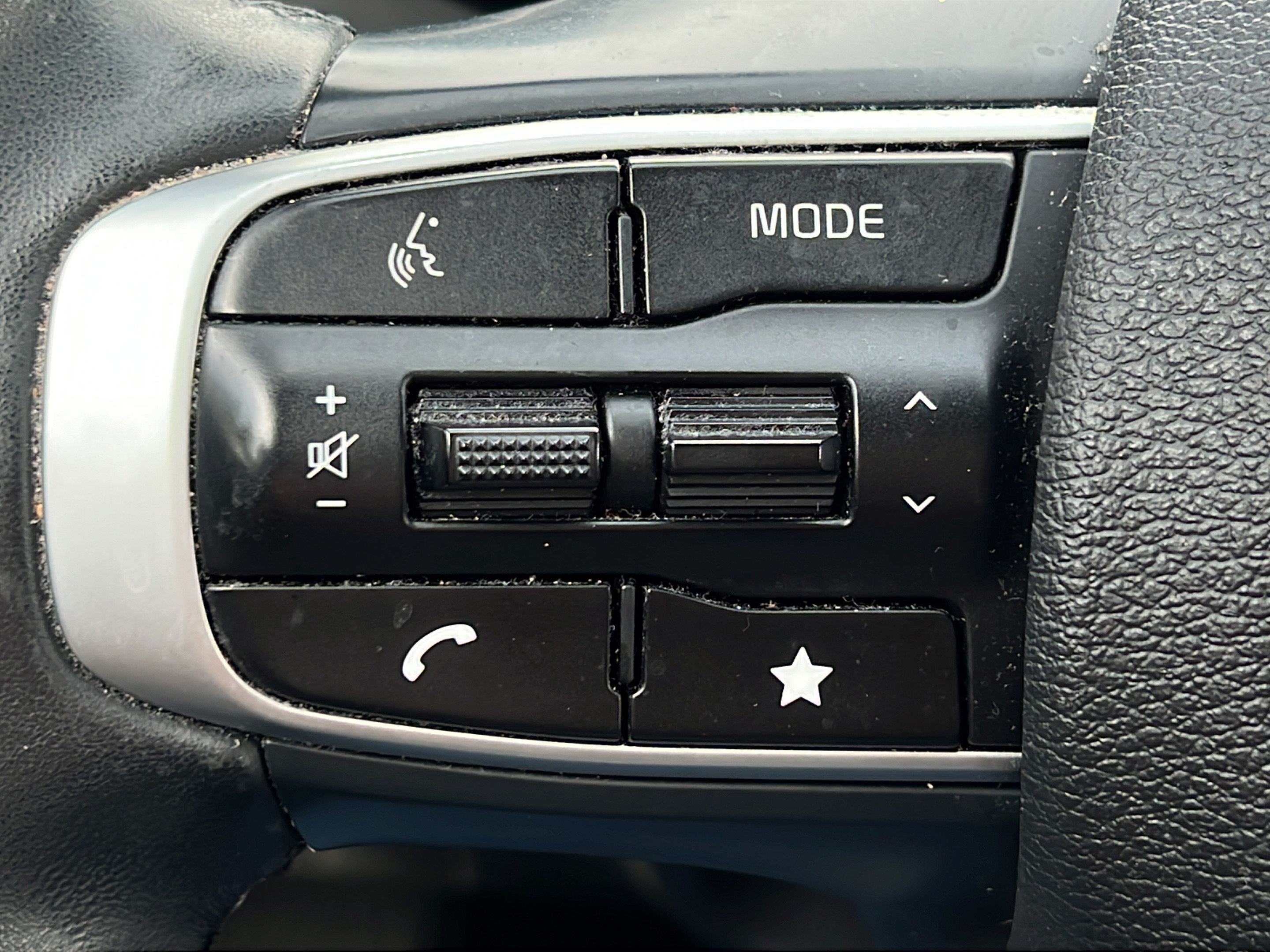 Certified 2024 Kia Sportage EX FWD image 19