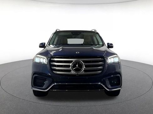Used 2024 Mercedes-Benz GLS 580 4MATIC image 2