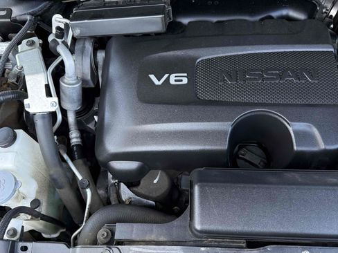 Used 2018 Nissan Pathfinder SL w/ Midnight Edition Package FWD image 30