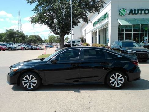 Used 2025 Honda Civic LX image 10