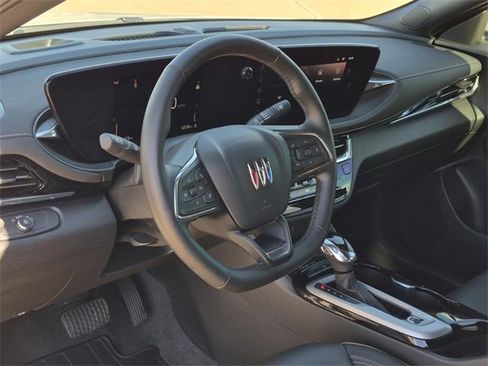 Used 2025 Buick Envista Avenir image 25