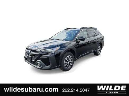 Used 2025 Subaru Outback Premium image 1