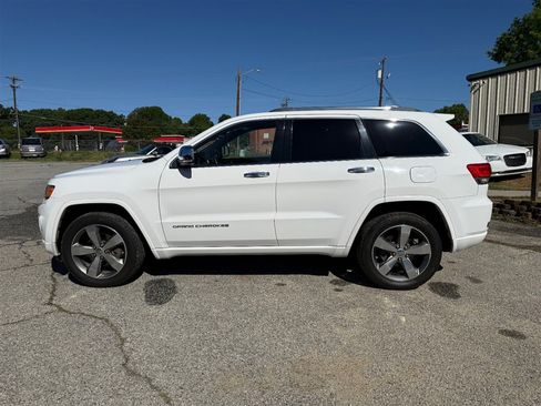 Used 2015 Jeep Grand Cherokee Overland w/ Advanced Technology Group RWD image 2