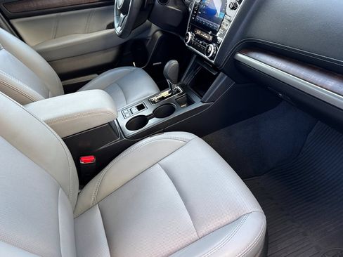 Used 2019 Subaru Outback 2.5i Limited AWD/4WD image 16