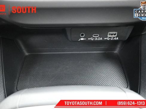 Used 2025 Subaru Crosstrek 2.5i Premium AWD/4WD image 17